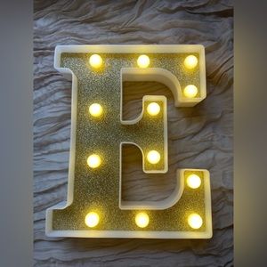 LED Light-Up Letter E